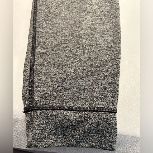 Under Armour women’s gray w/black “loose” “heat gear”  lounge pants. Sz M - Picture 3 of 10